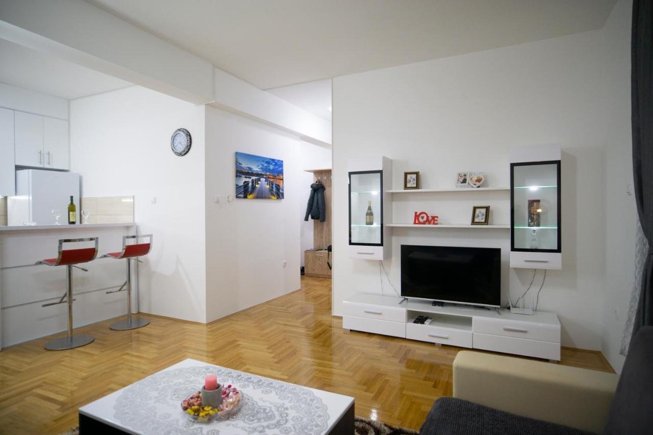 Apartmani Anica تريبينيي المظهر الخارجي الصورة